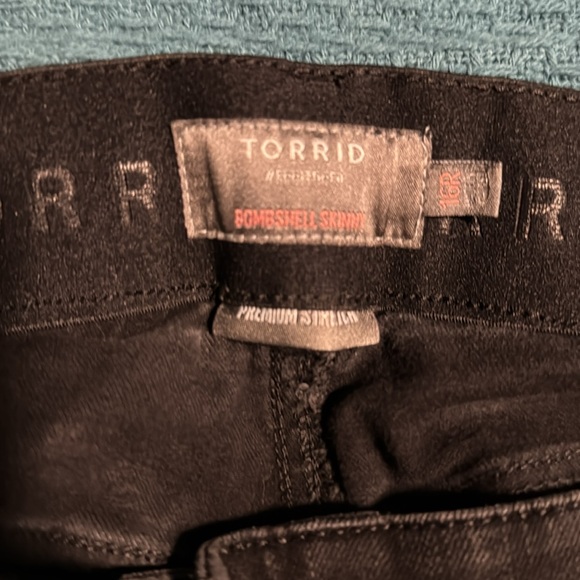 Torrid Bombshell Skinny Jeans - Picture 4 of 6